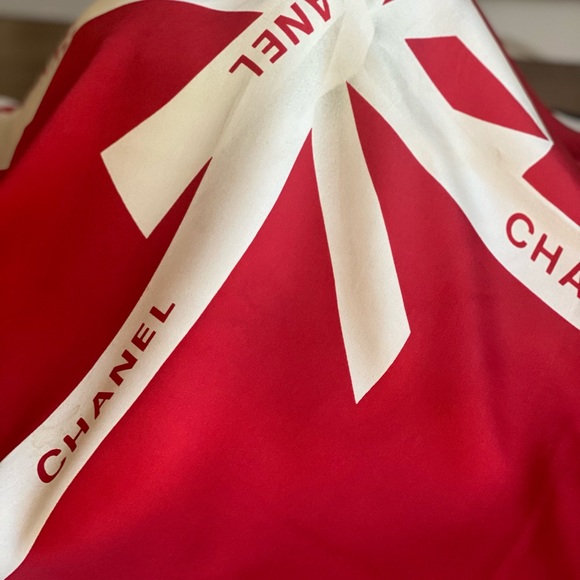 Auth Chanel Vintage Logo Silk Square Scarf Gift Red Ribbon 35 inch Authentic - Picture 7 of 15